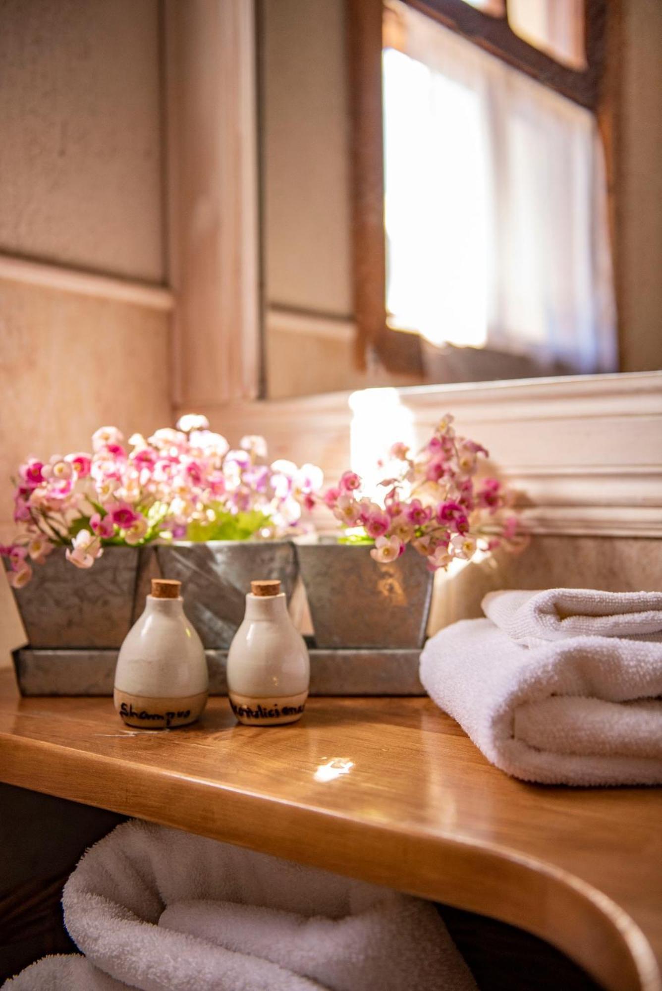 Arelauquen Bungalows & Suites San Carlos de Bariloche Eksteriør bilde